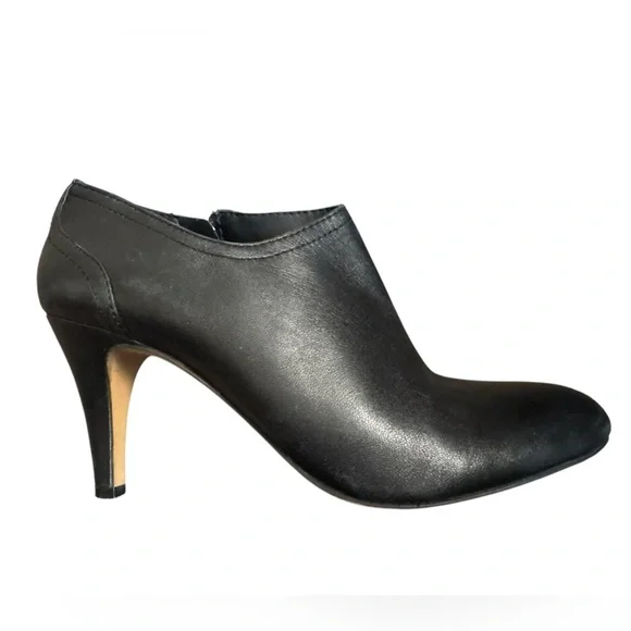 VINCE CAMUTO VIVE Black Ankle Bootie SZ 7.5 Leather Boots Side Zip Shoes - Picture 14 of 17
